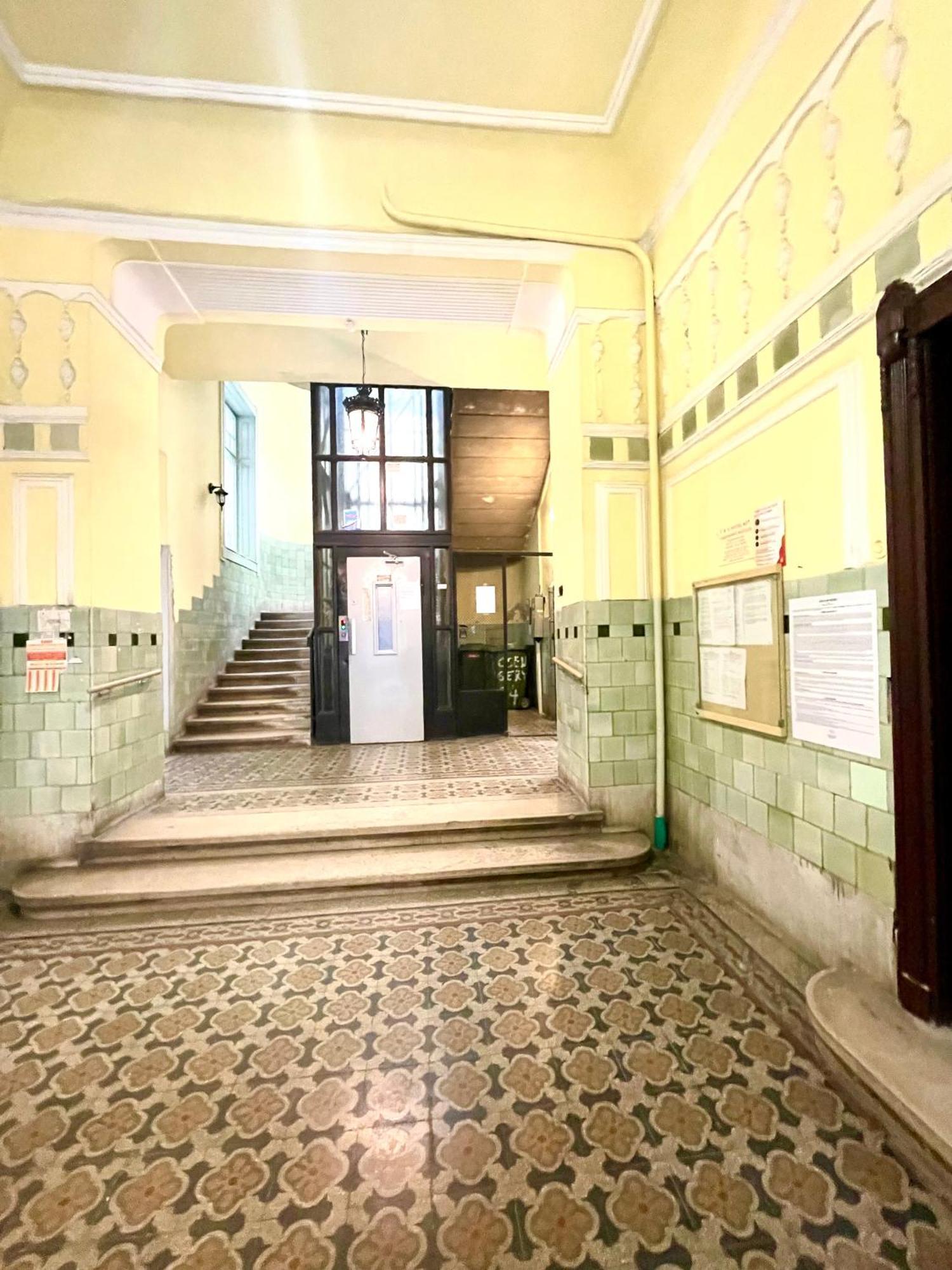 Teresian Apartment Near The Andrassy Street Free Air Conditioner Free Coffee Budapest Exterior photo
